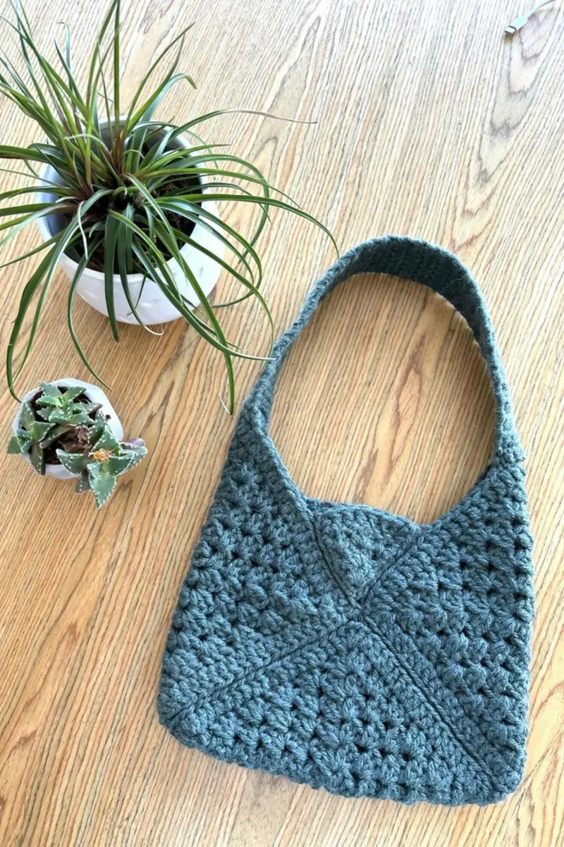 Not So Granny Bag (Crochet) 2