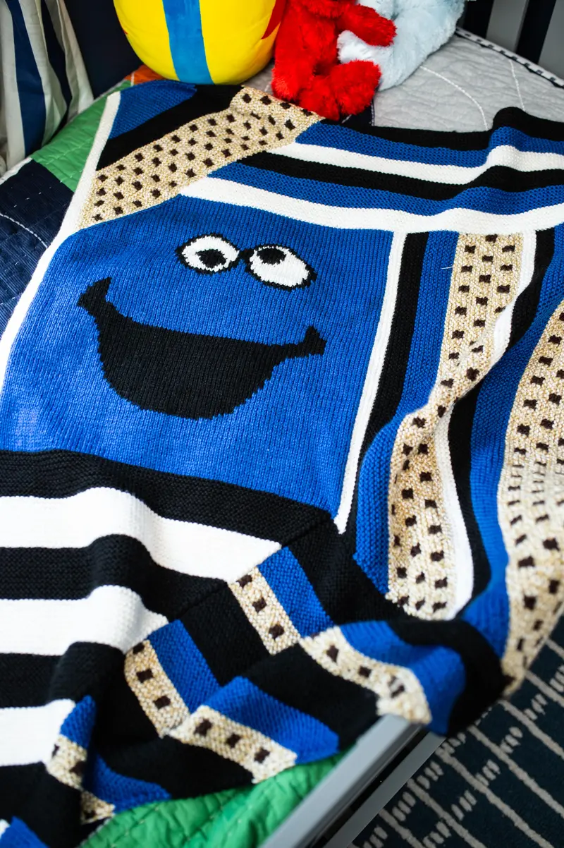 Omnomnom Blanket (Knit) 1
