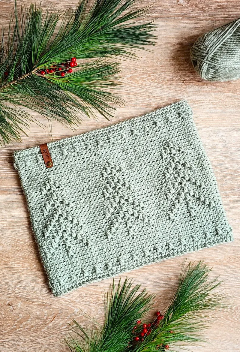 Pine Woods Cowl (Crochet) 1