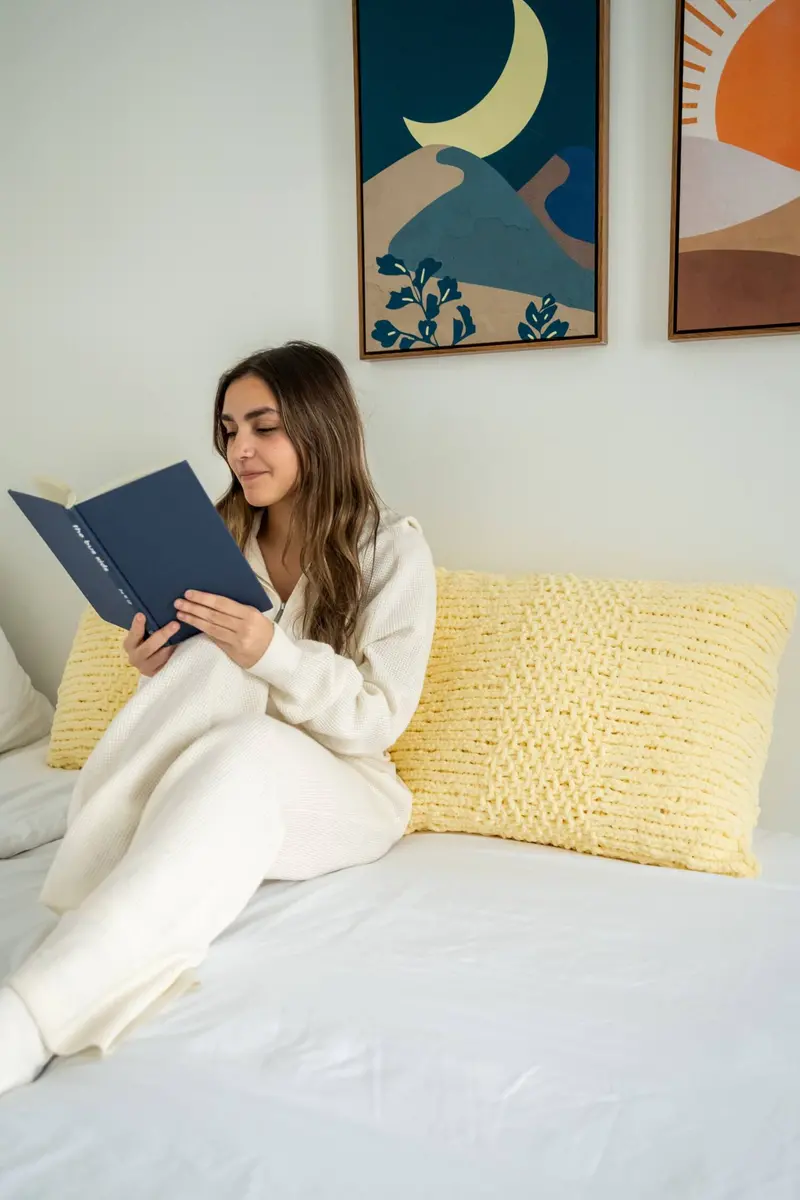 Ridge Line Body Pillow (Knit) 1