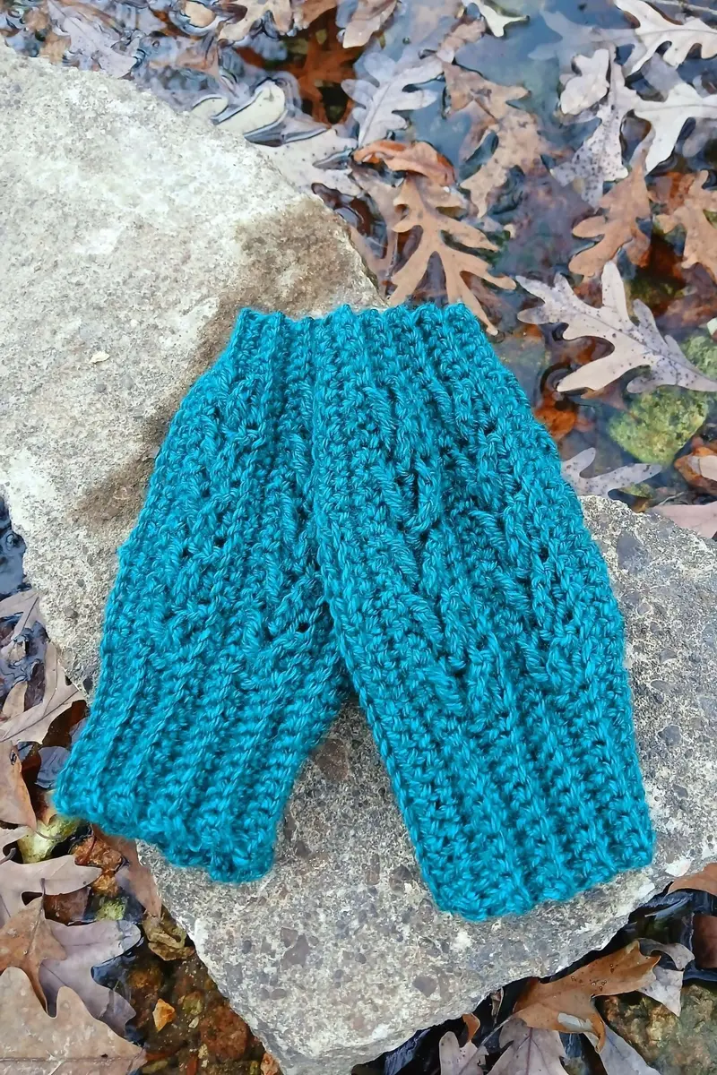 River Arrow Fingerless Mittens (Crochet) 1