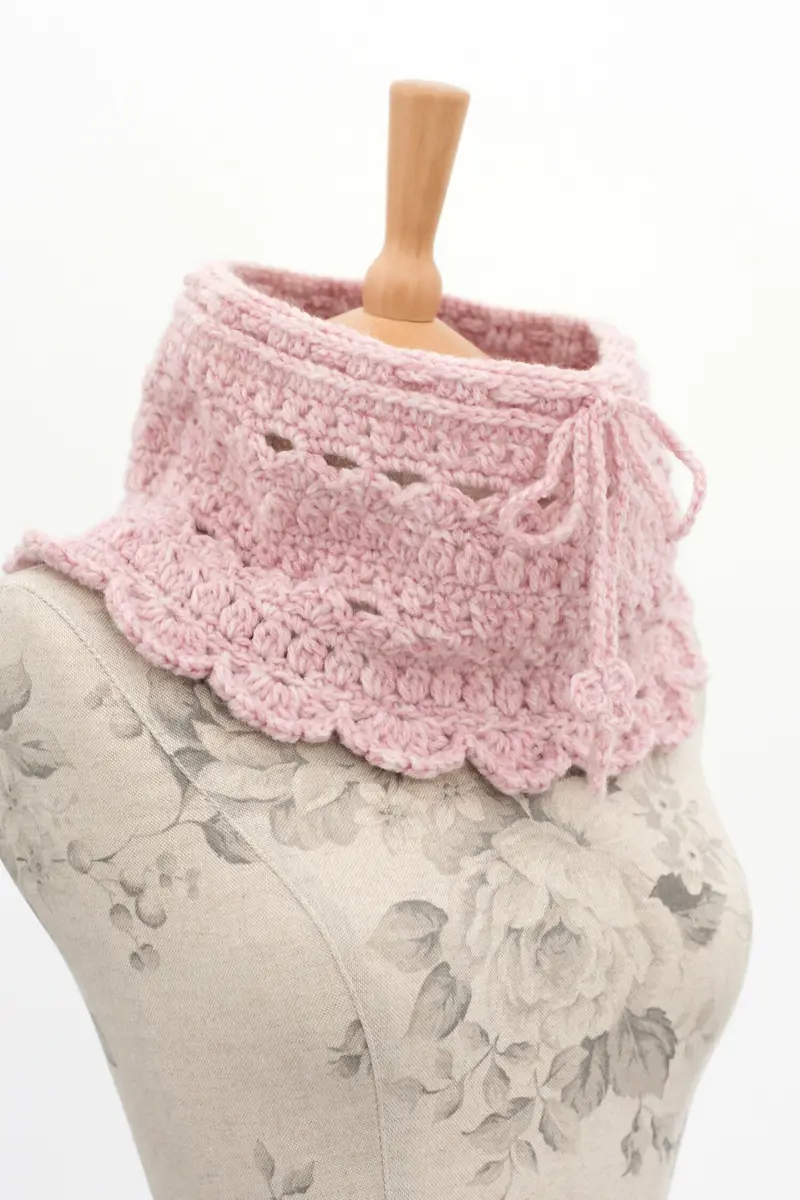 Secret Garden Neck Warmer (Crochet) 1