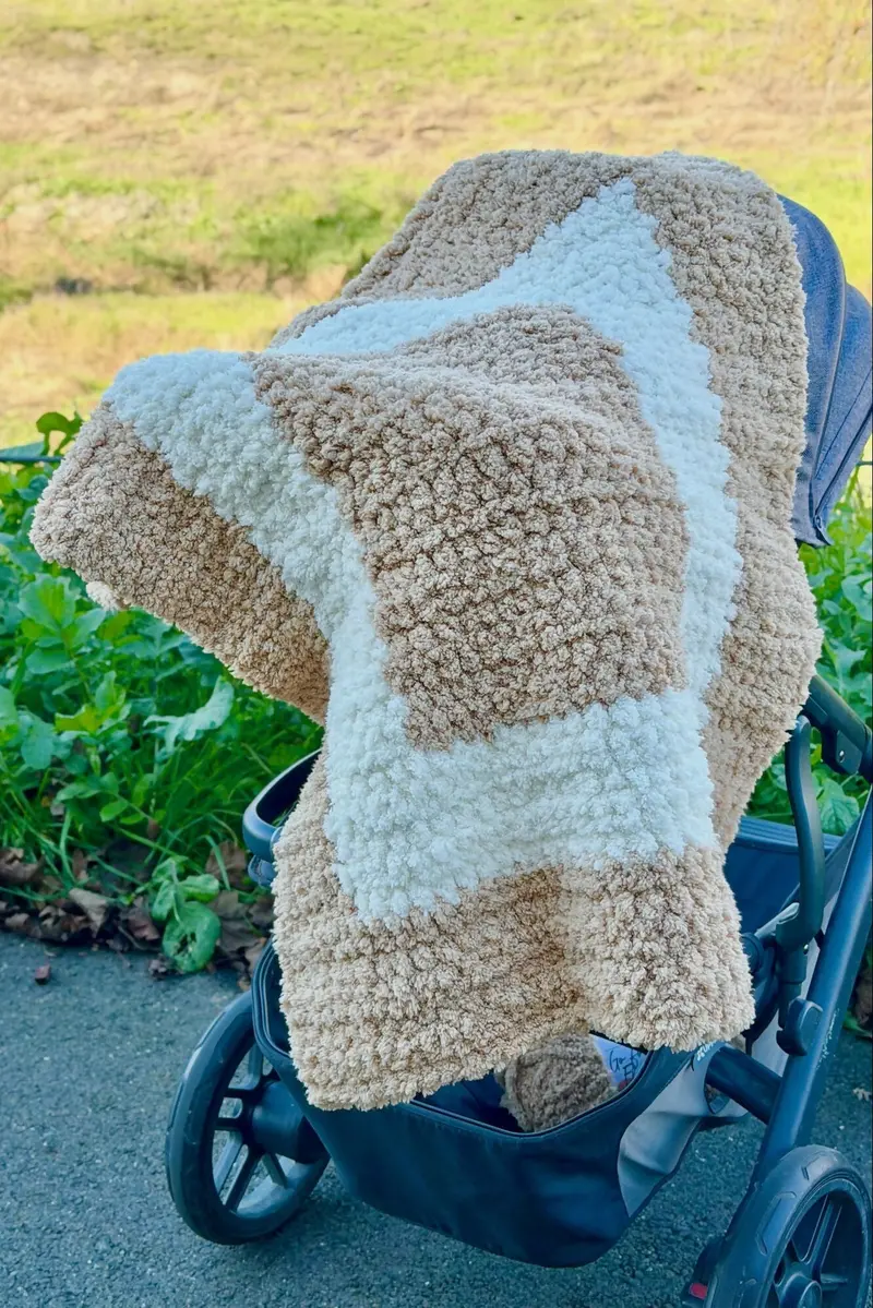 Sherpa Stroller Blanket (Crochet) 1