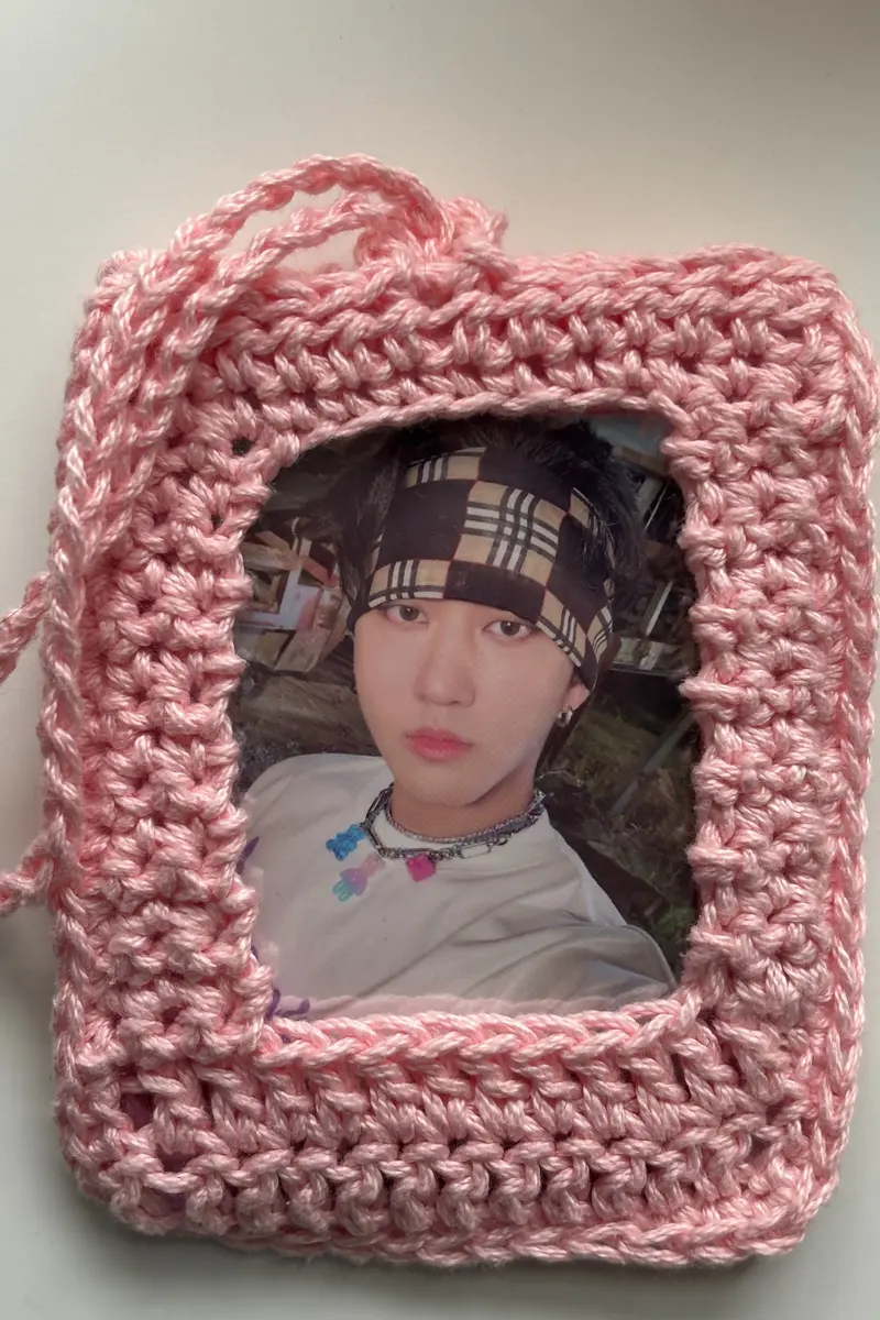 Solid Granny Square Kpop Photocard Holder (Crochet) 1