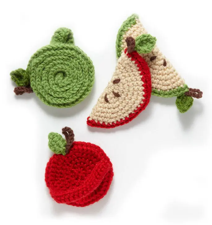 Spiral Apple Tawashi Scrubber (Crochet) 1