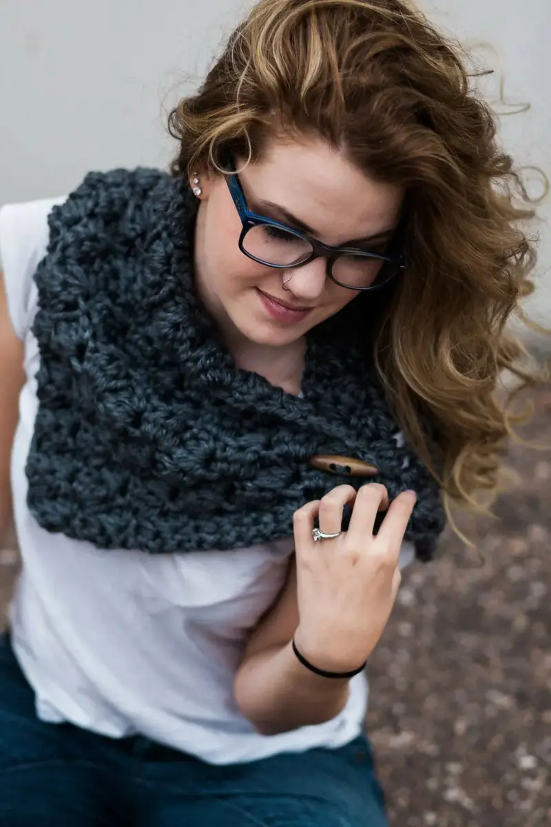 Street Chic Neckwarmer (Crochet) 1