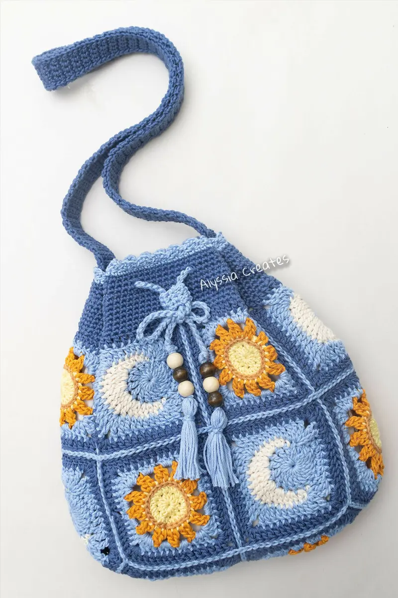 Sun And Moon Drawstring Crossbody Bag (Crochet) 1