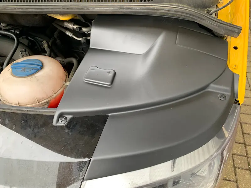 T5.1 Battery Cover & Fixings 1