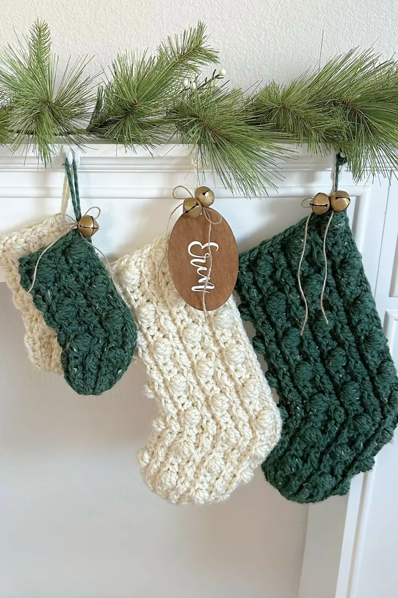 The Puff Stitch Stocking (Crochet) 1