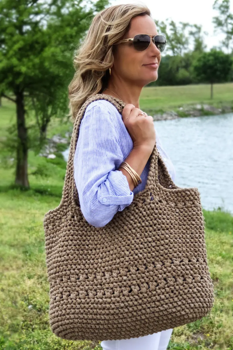 The Weekender Bag (Crochet) 1