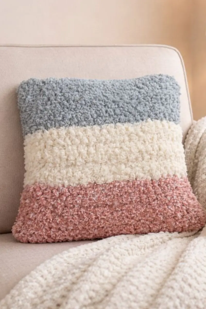Tri Color Fleece Pillow (Crochet) 1