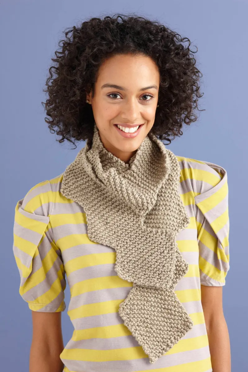 Zig Zag Scarf (Knit) 1